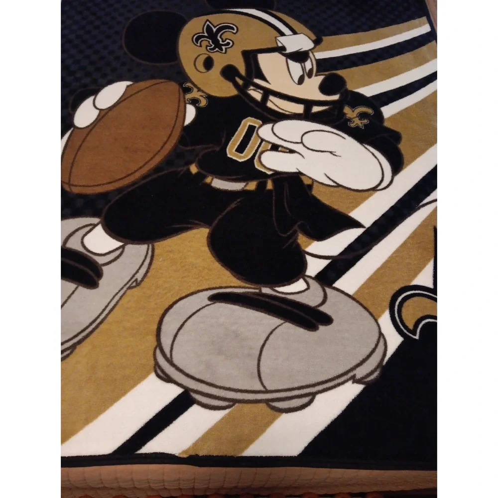 NorthWest Disney NFL New‎ Orleans Saints Mickey Mouse Football Fleece Throw...